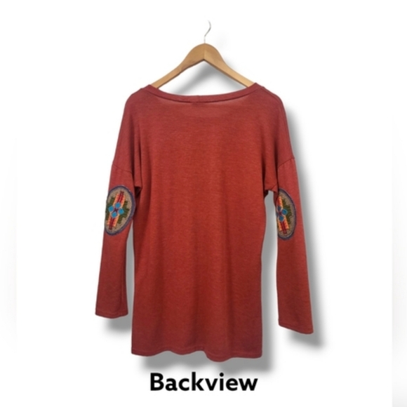 🌿Twenty Second Women's Rust Estimated Medium Aztec Elbow Pad Design Top - Picture 7 of 11